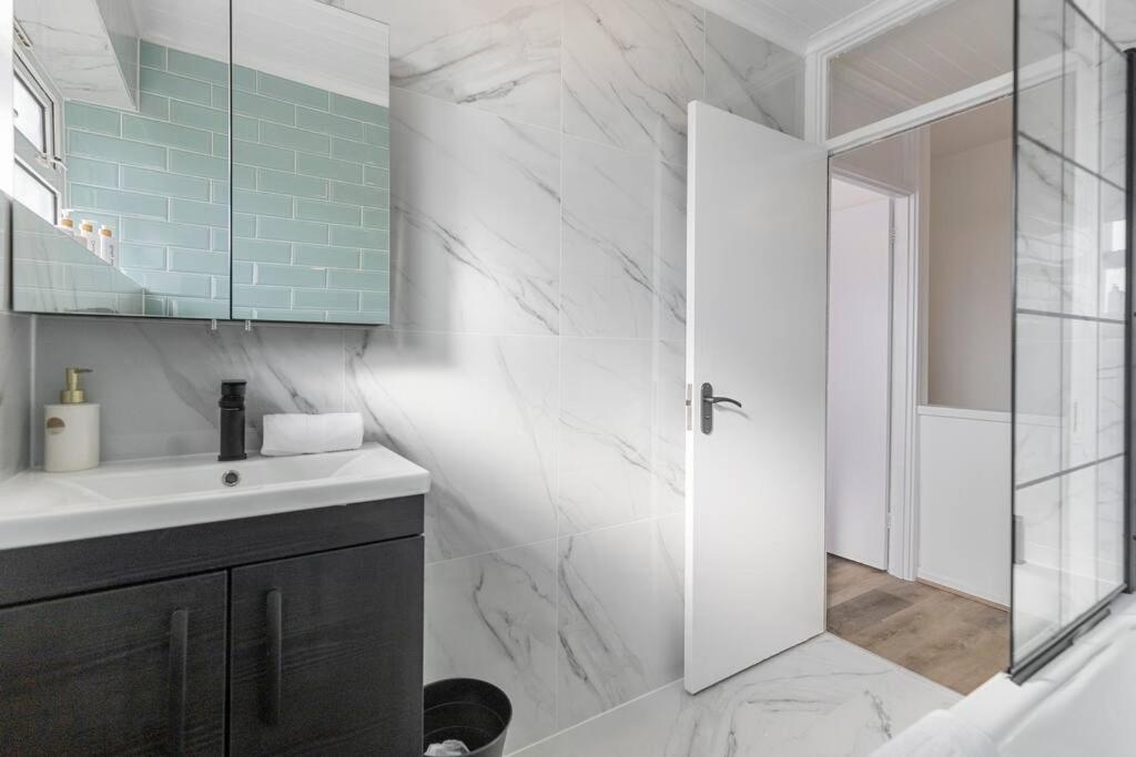 런던 Shard View 2Br Next Tower Bridge 아파트 외부 사진